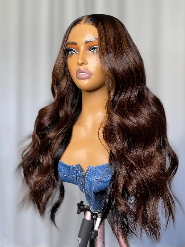 Colored wig with a straight texture for a sleek and minimalist lookDemi