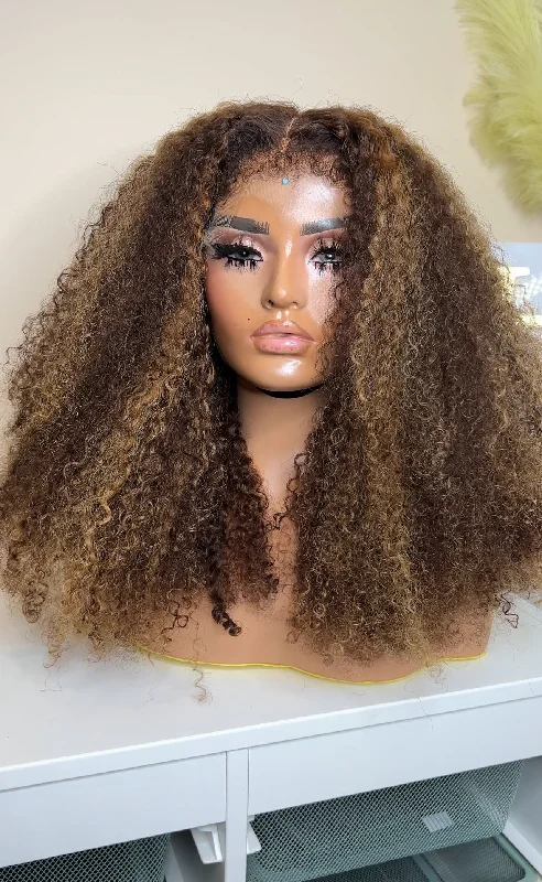 Heat - resistant curly wig for easy styling at home20” Premium virgin kinky curly hair 5*5 HD lace with ventilation 4C edges