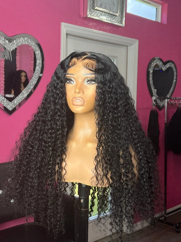 Lace - front curly wig for a seamless hairlineDeep Curly