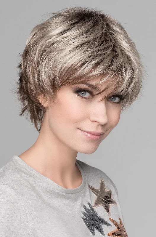 Adjustable - cap short wig for a customized and comfortable fitEllen Wille Wigs - Club 10