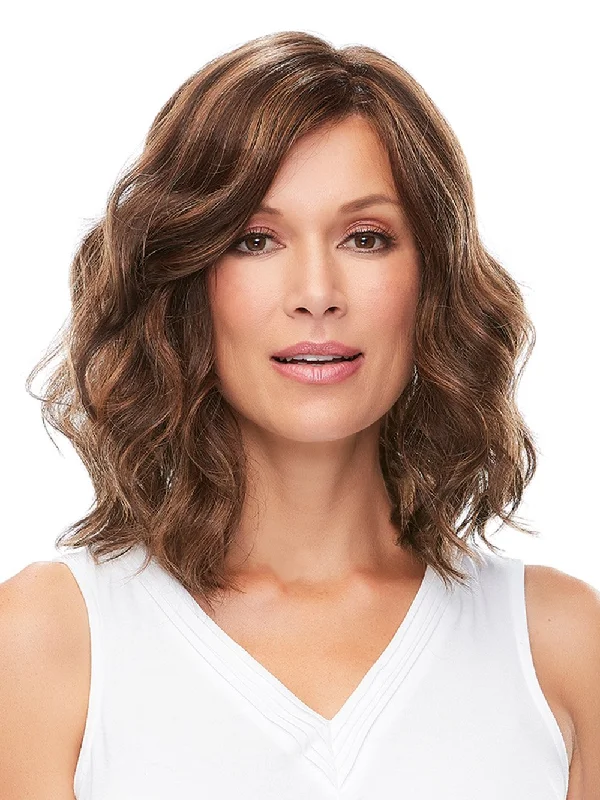 Short wig with a wavy texture for a beachy and relaxed lookMila (Clearance)