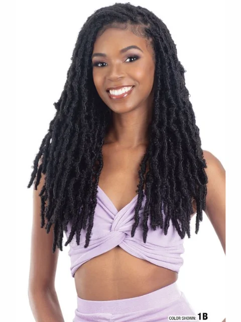 Braid & Plait Hair Extensions with a Straight End for a Sleek AppearanceModel Model Glance 3X DISTRESSED SOFT LOC Braid 18