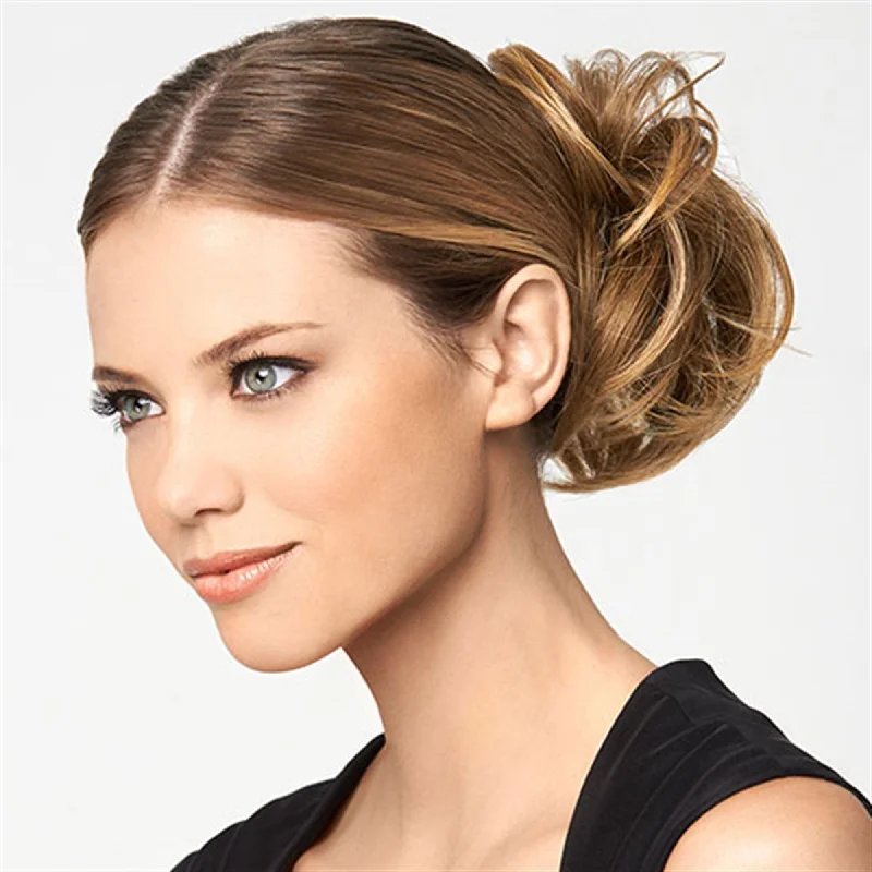 Synthetic wavy wig with a heat - friendly formulaMODERN CHIGNON