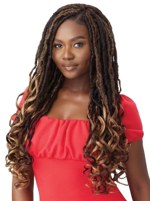 Braid & Plait Hair Extensions with Blonde Highlights for a Sun - Kissed LookOutre X-Pression Twisted Up 3X TROPICAL BOUNCY LOCS Braid 22"